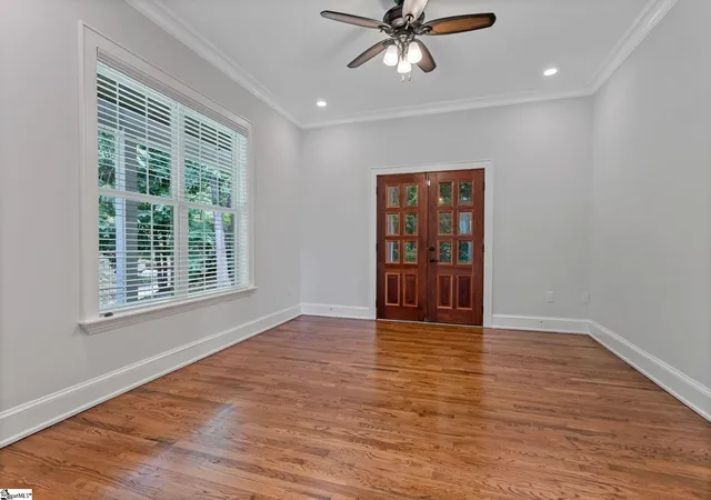Photo 4 of Single family home for sale at 204 Crestwood Dr, Greenville, SC 29609 | MLS# 1596222 | Listing updated on 2026-09-29
