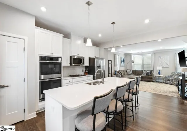 Photo 2 of Townhouse for sale at 9 Eagle Wood Dr, Greenville, SC 29607 | MLS# 1555202 | Listing updated on 2026-09-17