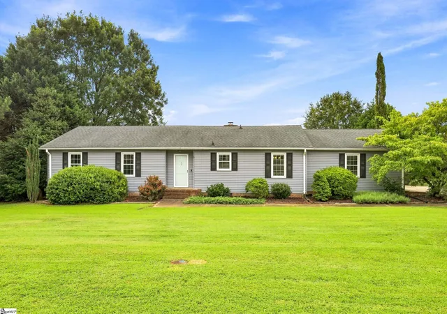 Photo 2 of Sale Pending at 108 Five Gait Turn, Simpsonville, SC 29681 | MLS# 1602324 | Listing updated on 2026-09-08