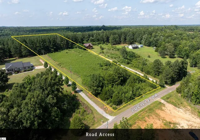 Photo 3 of Sale Pending at 114 Lucille Dr, Gray Court, SC 29440 | MLS# 1592054 | Listing updated on 2026-09-01
