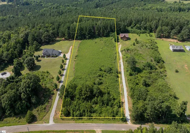 Photo 4 of Sale Pending at 114 Lucille Dr, Gray Court, SC 29440 | MLS# 1592054 | Listing updated on 2026-09-01