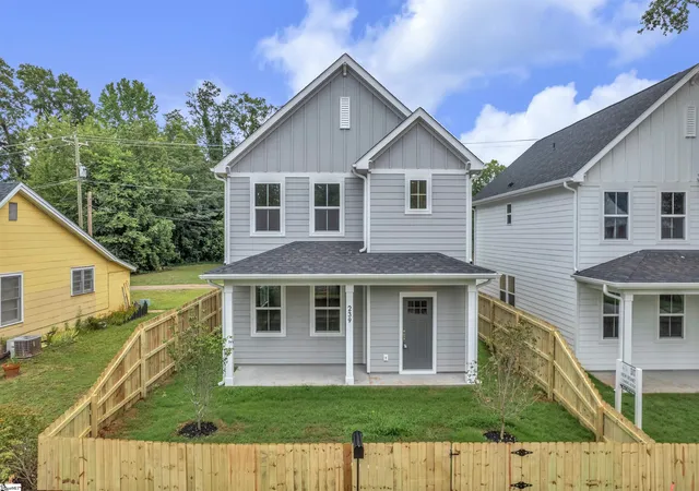 Photo 1 of Single family home for sale at 239 Willard St, Greenville, SC 29611 | MLS# 1601811 | Listing updated on 2026-09-03
