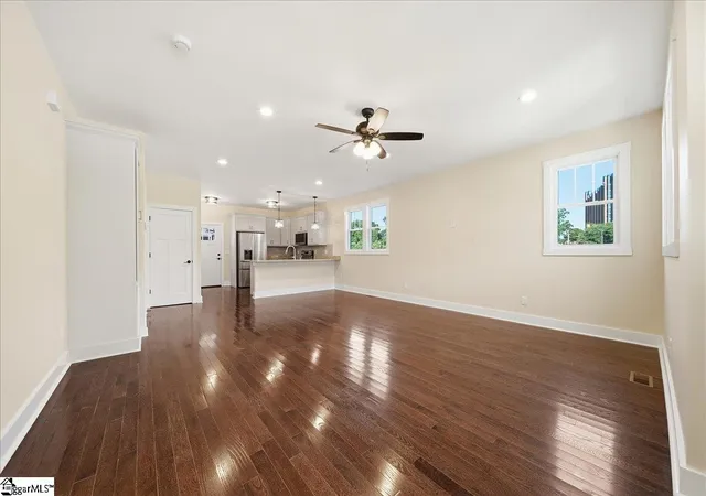 Photo 3 of Single family home for sale at 915 Dunbar St, Greenville, SC 29601 | MLS# 1597220 | Listing updated on 2026-07-09