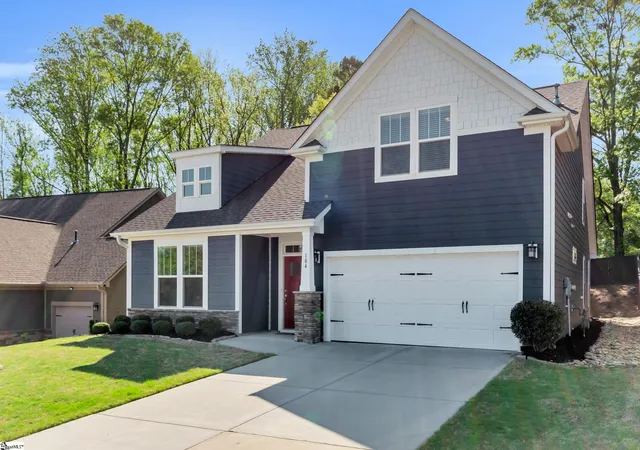 Photo 1 of Single family home for sale at 104 Mare's Head Pl, Taylors, SC 29687 | MLS# 1582299 | Listing updated on 2026-08-30