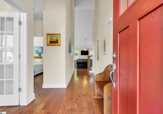 Photo 3 of Single family home for sale at 104 Mare'S Head Pl, Taylors, SC 29687 | MLS# 1582299 | Listing updated on 2026-08-30