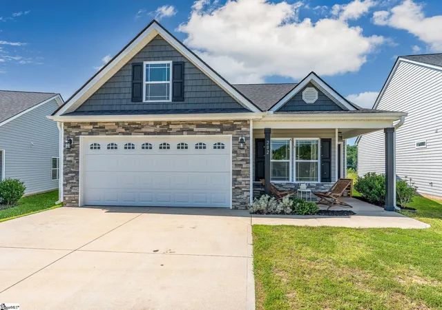 Photo 1 of Sale Pending at 202 Highland Springs Loop, Inman, SC 29349 | MLS# 1596903 | Listing updated on 2026-09-21