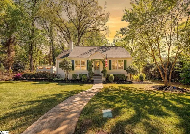 Photo 2 of Single family home for sale at 312 Mcdonald St, Greenville, SC 29609 | MLS# 1600679 | Listing updated on 2026-09-11