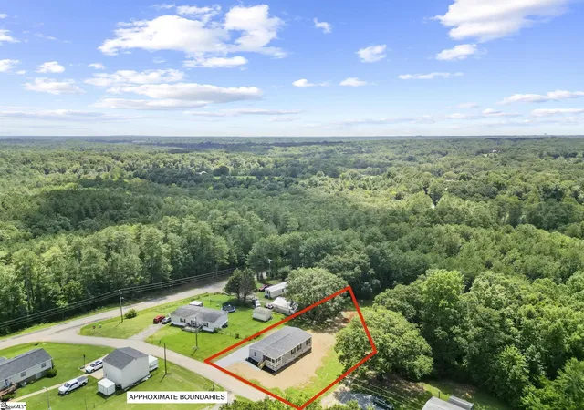 Photo 3 of Manufactured home for sale at 103 Riverview Park, Cowpens, SC 29330 | MLS# 1601348 | Listing updated on 2026-08-19