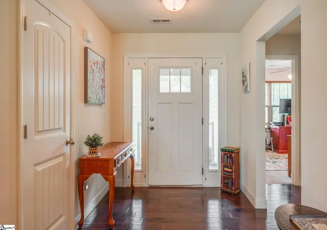 Photo 3 of Single family home for sale at 154 Rockcrest Dr, Taylors, SC 29687 | MLS# 1599181 | Listing updated on 2026-09-07