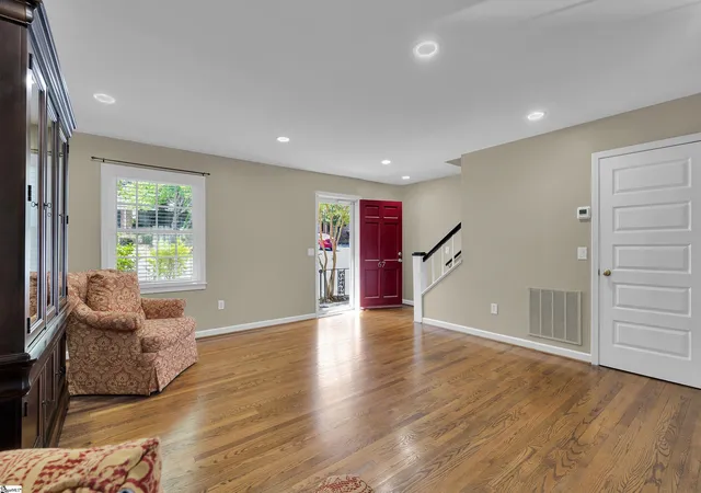 Homes for sale in Greenville, SC | 815 Edwards Rd, Greenville, SC 29615