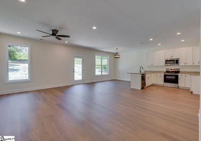 Photo 3 of Single family home for sale at 5 Carter Dr, Marietta, SC 29661 | MLS# 1589216 | Listing updated on 2026-07-16