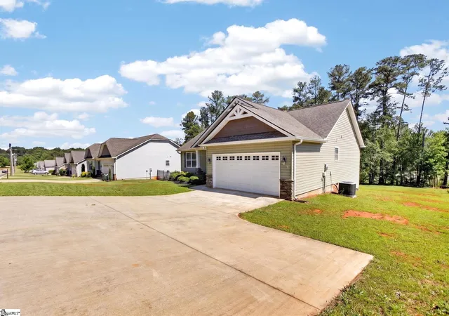 Homes for sale in Lyman, SC | 85 Butler Rd, Lyman, SC 29365 | MLS# 1594065