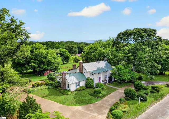 Photo 3 of Single family home for sale at 2471 Holly Springs Rd, Inman, SC 29349 | MLS# 1593379 | Listing updated on 2026-08-27