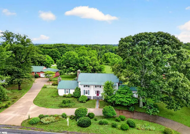 Photo 3 of Single family home for sale at 2471 Holly Springs Rd, Inman, SC 29349 | MLS# 1593379 | Listing updated on 2026-09-24