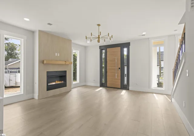 Photo 3 of Single family home for sale at 4 Hartsell St, Greenville, SC 29601 | MLS# 1599701 | Listing updated on 2026-09-16