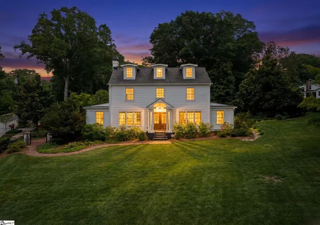 Photo 2 of Single family home for sale at 225 W Faris Rd, Greenville, SC 29605 | MLS# 1591480 | Listing updated on 2026-09-11