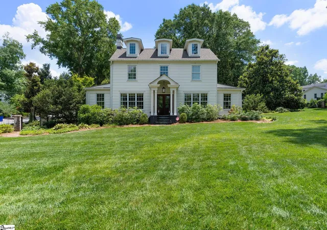 Photo 3 of Single family home for sale at 225 W Faris Rd, Greenville, SC 29605 | MLS# 1591480 | Listing updated on 2026-09-11