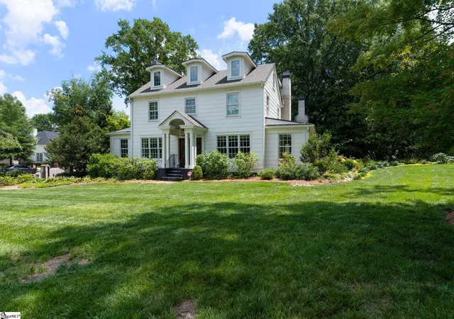 Photo 4 of Single family home for sale at 225 W Faris Rd, Greenville, SC 29605 | MLS# 1591480 | Listing updated on 2026-09-11