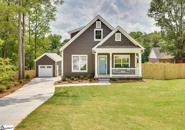 Homes for sale in Greenville, SC | 202 Kennedy Dr, Greenville, SC 29605 | MLS# 1592581