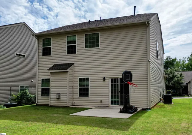 Photo 3 of Single family home for sale at 207 Penrith Ct, Simpsonville, SC 29681 | MLS# 1567172 | Listing updated on 2026-09-28