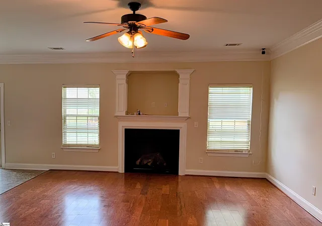 Photo 3 of Single family home for sale at 207 Penrith Ct, Simpsonville, SC 29681 | MLS# 1567172 | Listing updated on 2026-09-28