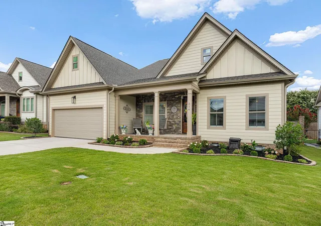 Photo 2 of Sale Pending at 216 Coronado Ct, Simpsonville, SC 29680 | MLS# 1598940 | Listing updated on 2026-09-04