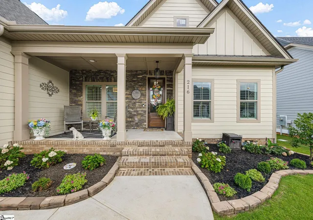 Photo 3 of Sale Pending at 216 Coronado Ct, Simpsonville, SC 29680 | MLS# 1598940 | Listing updated on 2026-09-04