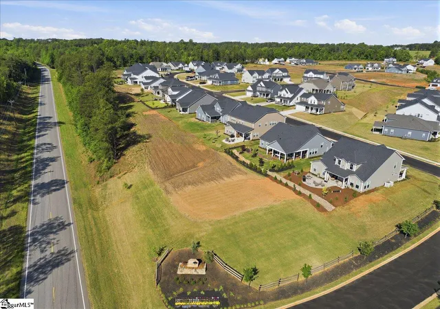 5th image of 427 Fox Pond Dr, Seneca, SC 29678 | MLS# 1601355