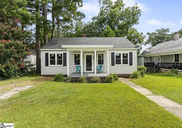 1st image of 409 E Forida St, Clinton, SC 29325 | MLS# 1597531