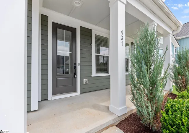 Photo 2 of Single family home for sale at 431 Nebbiolo Ln, Simpsonville, SC 29681 | MLS# 1599352 | Listing updated on 2026-09-30