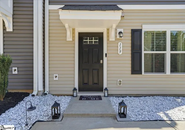 Photo 4 of Sale Pending at 119 Nicklaus Dr, Anderson, SC 29621 | MLS# 1598275 | Listing updated on 2026-09-14