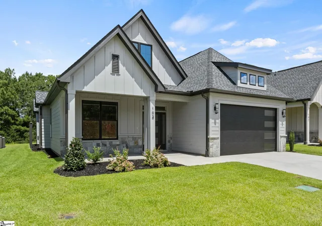 Photo 2 of Single family home for sale at 104 Adrian Wy, Simpsonville, SC 29680 | MLS# 1600656 | Listing updated on 2026-08-13