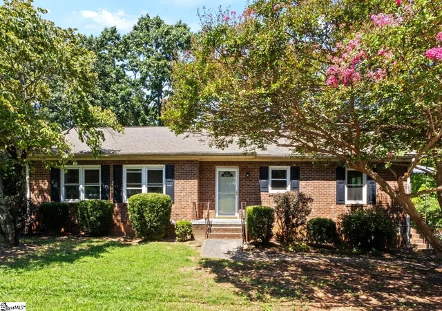 Photo 1 of Single family home for sale at 706 W Lee Rd, Taylors, SC 29687 | MLS# 1602076 | Listing updated on 2026-08-27
