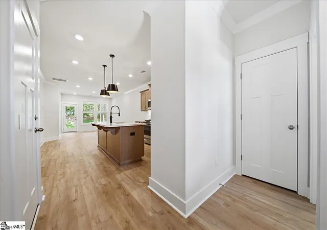 Photo 3 of Sale Pending at 6 Otello Wy, Greenville, SC 29615 | MLS# 1599212 | Listing updated on 2026-09-10