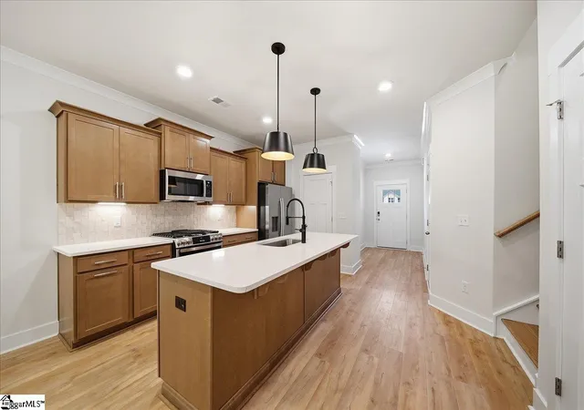 Photo 4 of Sale Pending at 6 Otello Wy, Greenville, SC 29615 | MLS# 1599212 | Listing updated on 2026-09-10