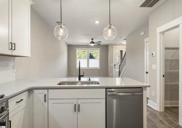 Photo 4 of Townhouse for sale at 1196 North Pleasantburg Dr, Greenville, SC 29607 | MLS# 1544408 | Listing updated on 2026-08-28