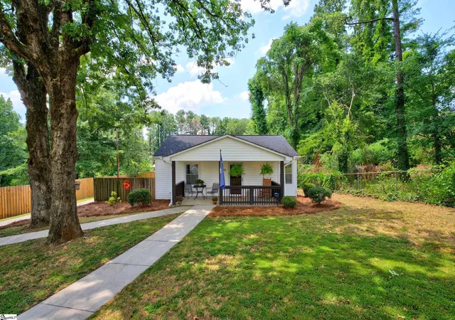 1st image of 1020 Jacobs Rd, Greenville, SC 29605 | MLS# 1597204