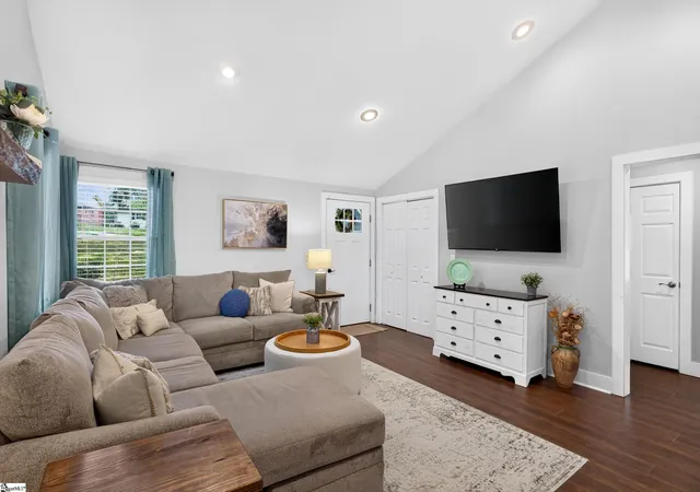 3rd image of 1020 Jacobs Rd, Greenville, SC 29605 | MLS# 1597204