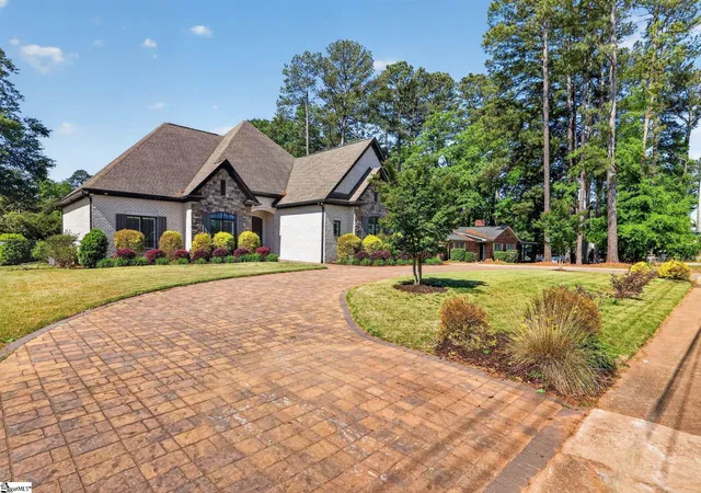 Photo 3 of Single family home for sale at 1401 Fernwood Glendale Rd, Spartanburg, SC 29307 | MLS# 1589260 | Listing updated on 2026-08-31