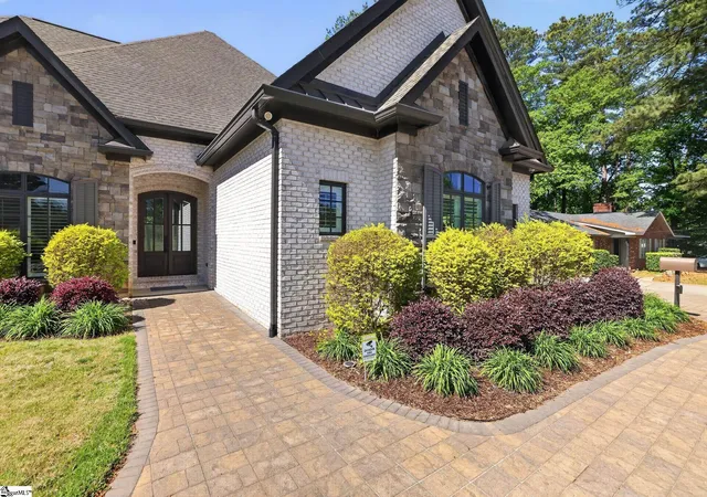 Photo 3 of Single family home for sale at 1401 Fernwood Glendale Rd, Spartanburg, SC 29307 | MLS# 1589260 | Listing updated on 2026-08-31