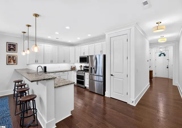 Photo 4 of Single family home for sale at 7 Tyler St, Greenville, SC 29605 | MLS# 1598058 | Listing updated on 2026-09-02