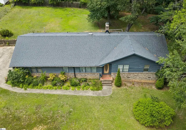 Photo 1 of Single family home for sale at 15 Weehawken Cir, Taylors, SC 29687 | MLS# 1597098 | Listing updated on 2026-09-19