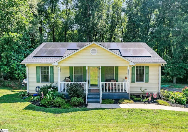 Photo 3 of Single family home for sale at 145 Austin Pl Dr, Boiling Springs, SC 29316 | MLS# 1596669 | Listing updated on 2026-10-07