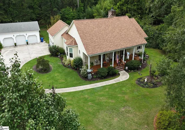 Photo 2 of Single family home for sale at 88 Neely Ferry Rd, Gray Court, SC 29645 | MLS# 1599416 | Listing updated on 2026-08-19
