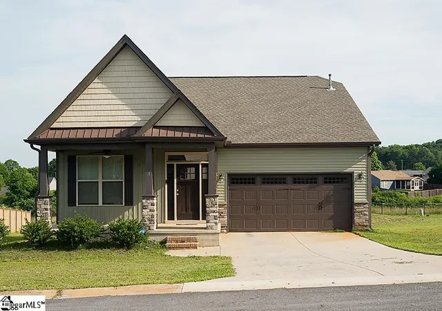 1st image of 1 Skinner Ct, Piedmont, SC 29673 | MLS# 1593992