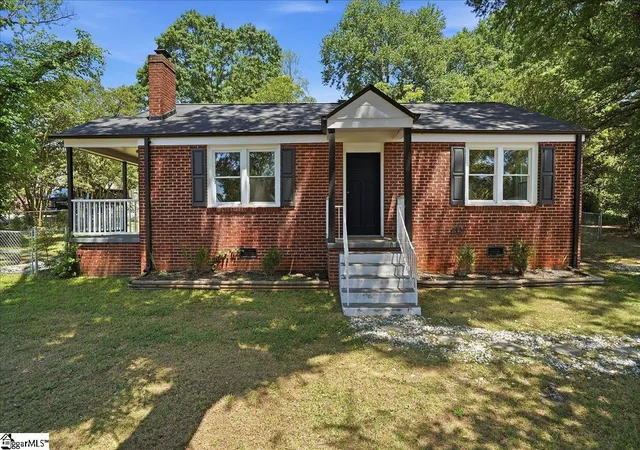 Photo 1 of Single family home for sale at 20 Milton Dr, Greenville, SC 29605 | MLS# 1592266 | Listing updated on 2026-05-20