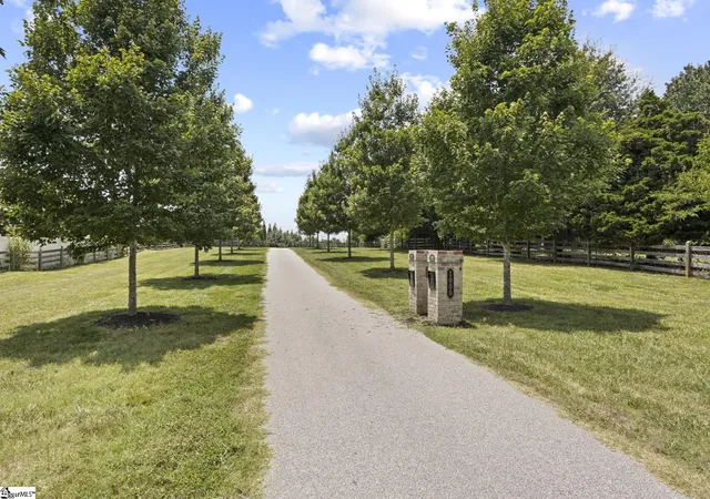3rd image of 1000 Apple Valley Rd, Duncan, SC 29334 | MLS# 1597251
