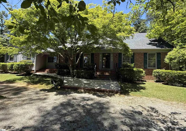 1st image of 610 S Adair St, Clinton, SC 29325 | MLS# 1592030