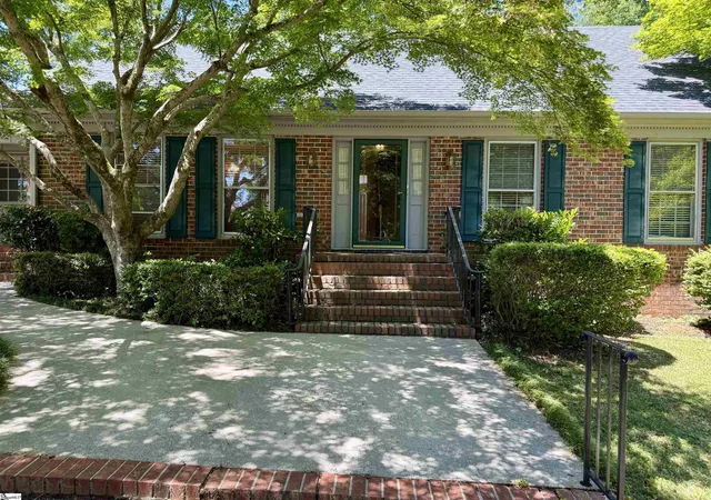 3rd image of 610 S Adair St, Clinton, SC 29325 | MLS# 1592030