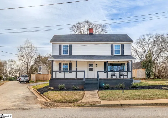 Photo 1 of Single family home for sale at 6 S Main St, Startex, SC 29377 | MLS# 1583028 | Listing updated on 2026-04-09